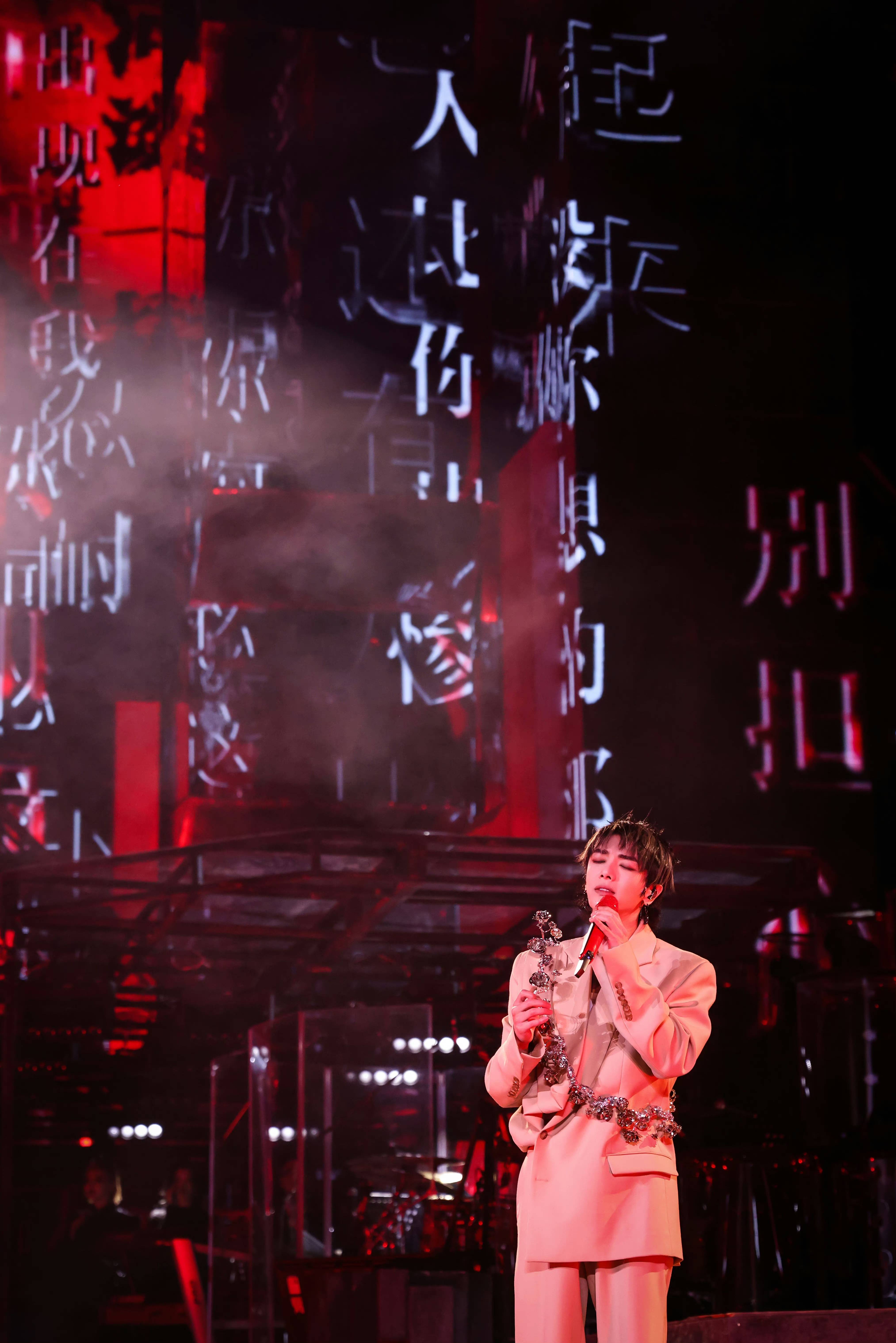 b体育app-史上最经典“冠军夜”：燃爆全场的绝美回忆的简单介绍