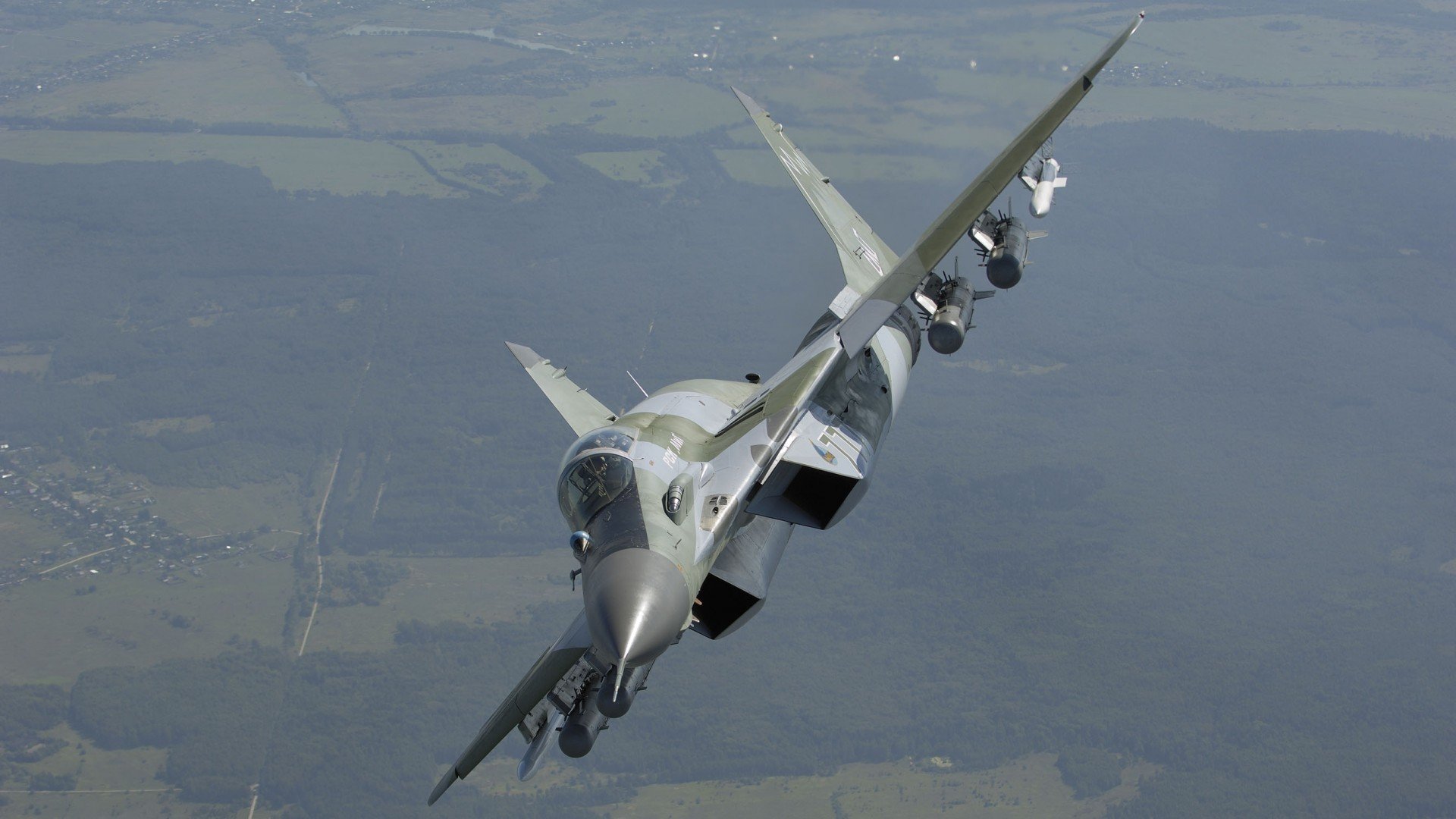 b体育网页版登录入口-环球冲浪邀请赛，海浪中的极限挑战，冲浪娱乐节目