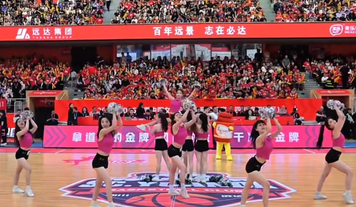 B体育官网：CBA球队的啦啦队选拔：青春活力，点燃赛场激情的简单介绍