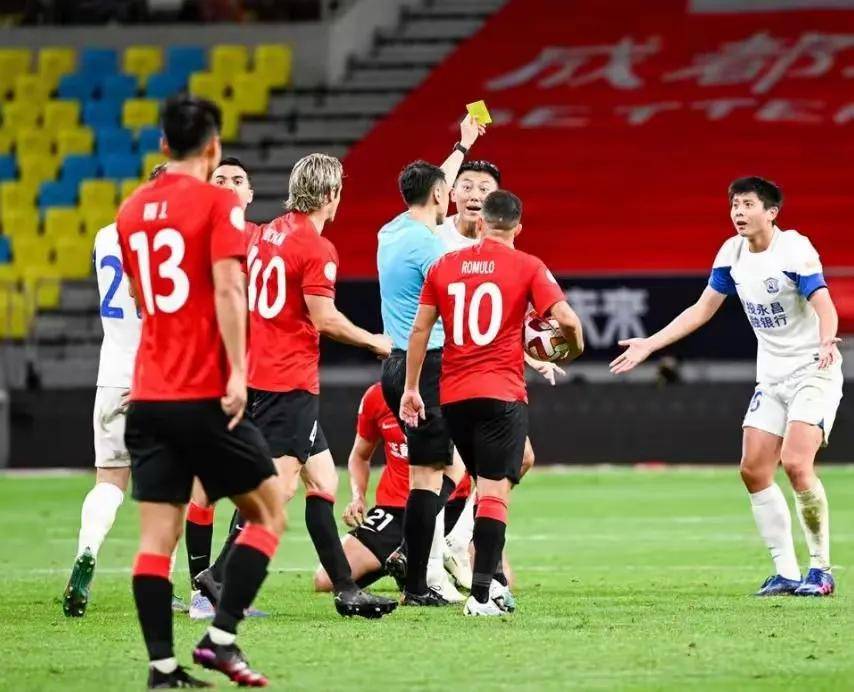 B体育APP:归化球员洛国富“激情四射”,球迷:除了“激情”,还有啥?的简单介绍 B体育APP:归化球员洛国富“激情四射”,球迷:除了“激情”,还有啥?的简单介绍