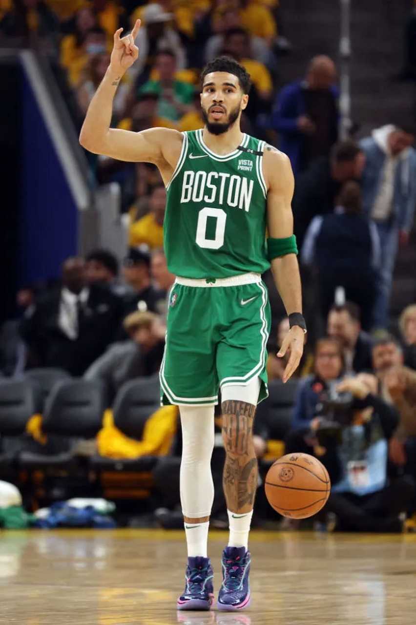 包含bsports体育:凯尔特人队塔图姆的成长之路：如何成为更好的自己？的词条