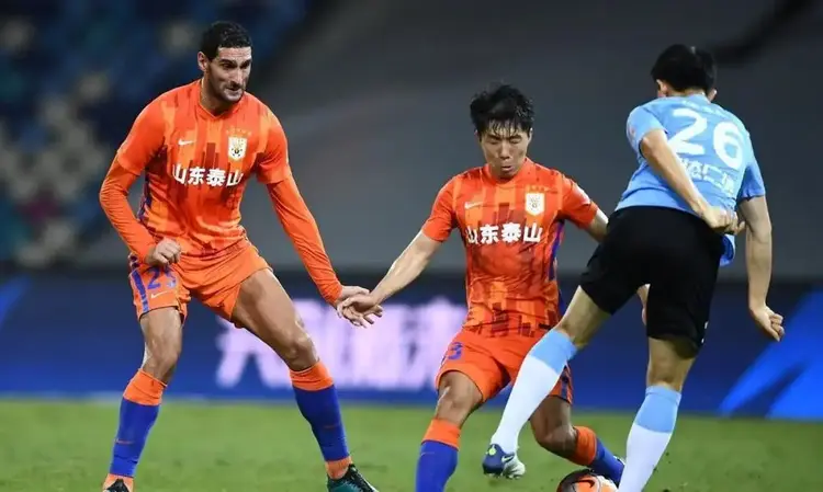 B体育APP:中超联赛裁判员职业化进程：薪酬体系、晋升机制与职业发展的简单介绍