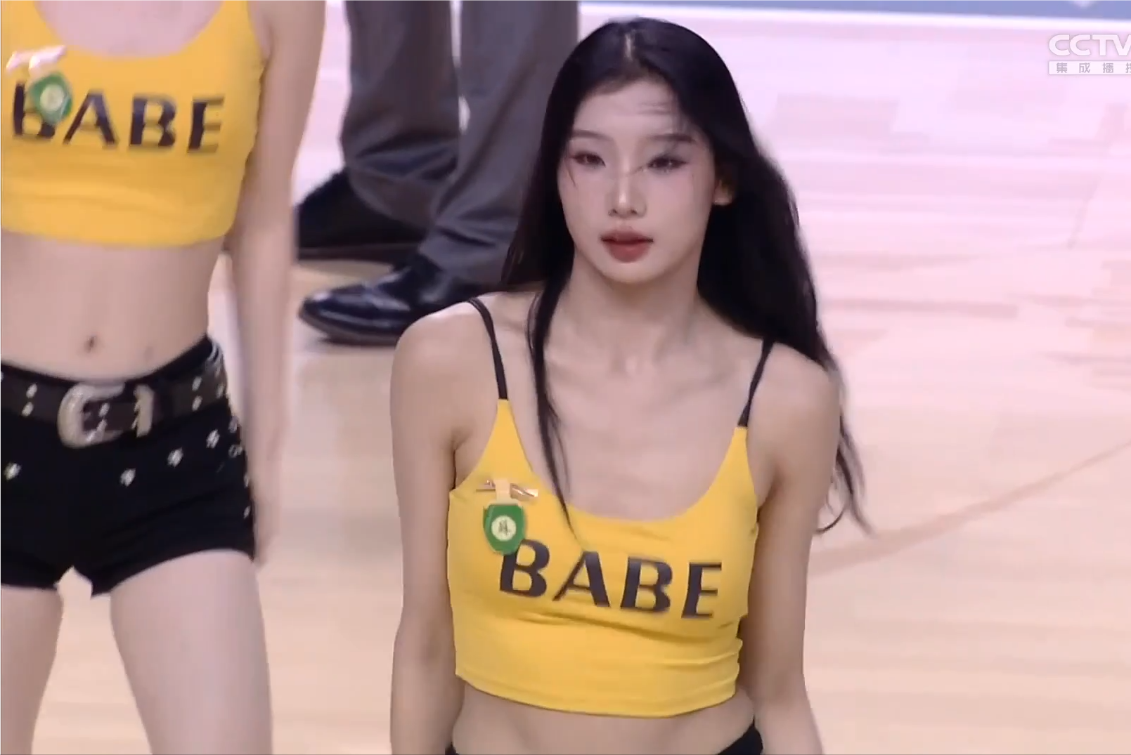 B体育官网：WCBA联赛球队的啦啦队文化：赛场上的活力与激情的简单介绍