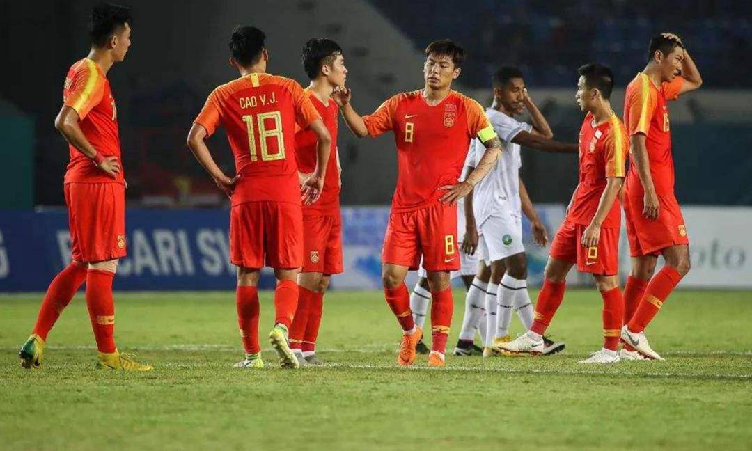 包含B体育APP:中国足球归化“骑虎难下”,球迷:归化球员是“救星”还是“鸡肋”?的词条 包含B体育APP:中国足球归化“骑虎难下”,球迷:归化球员是“救星”还是“鸡肋”?的词条