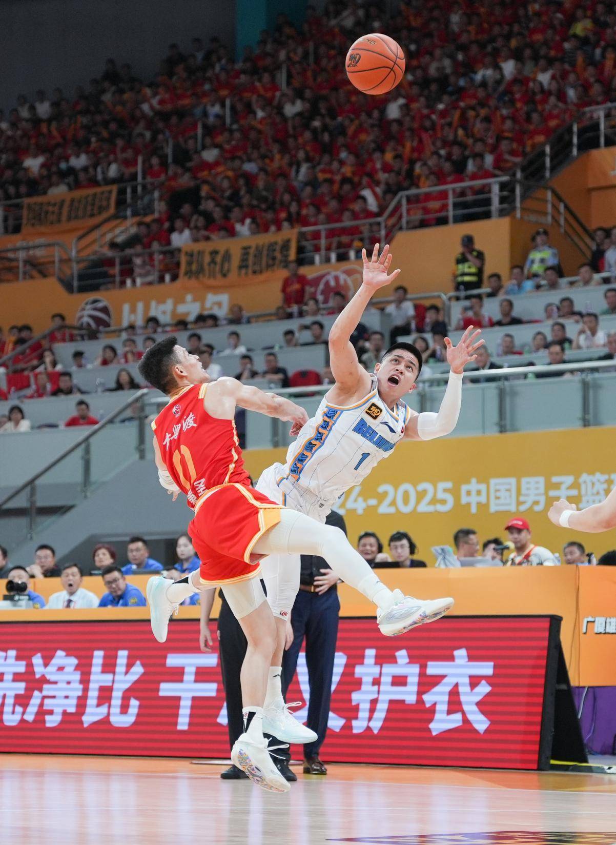 B体育官网:CBA总决赛悬念:伤病、战术调整与临场发挥的简单介绍 B体育官网:CBA总决赛悬念:伤病、战术调整与临场发挥的简单介绍